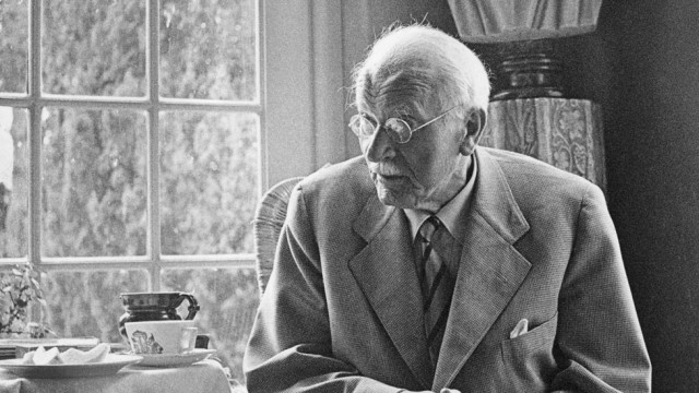 UNA FRASE DE CARL JUNG